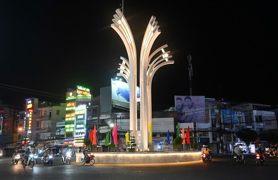 Thuê xe đi Long Xuyên